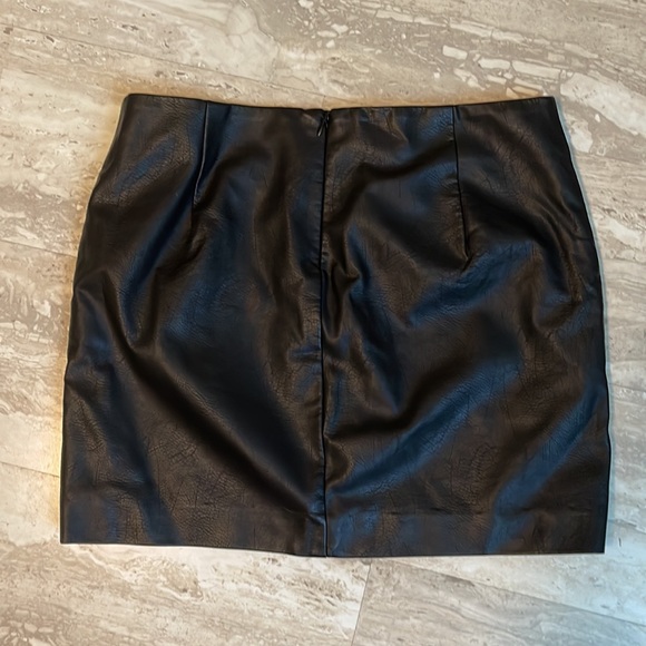 GUESS Embroidered Faux Leather Mini Skirt - Picture 4 of 5